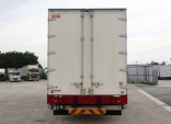 HINO 700 (64) 30,7.  _4