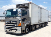 HINO 700 (64) 30,7.   80 