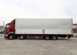 HINO 700 (64) 30,7.  _1