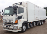 HINO 700 (64) 30,7.   50 
