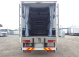 HINO 700 (64) 30,7.   50 _4